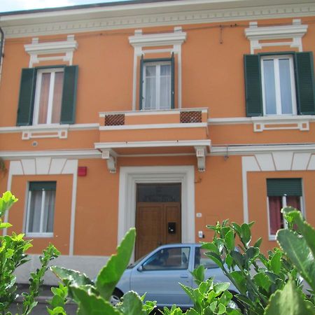 B&B Regina Margherita Piombino Bagian luar foto