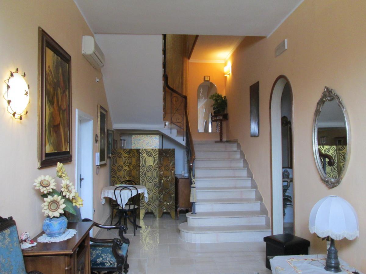 B&B Regina Margherita Piombino Bagian luar foto